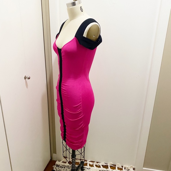 Bebe Open Shoulder Sexy Bodycon Midi Dress with Ruching Pink Black XS - Picture 2 of 7